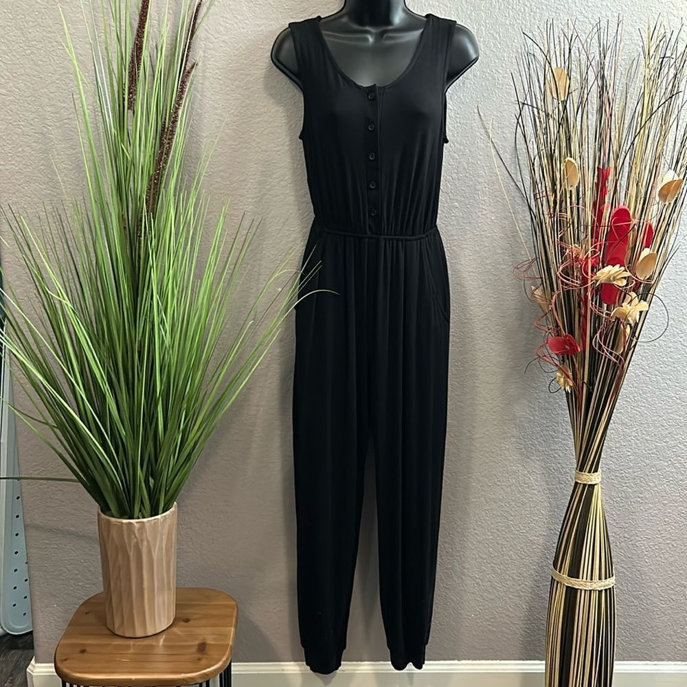 #83  Emi & Joe “NEW” black pantsuit jumper with pockets. Size small.